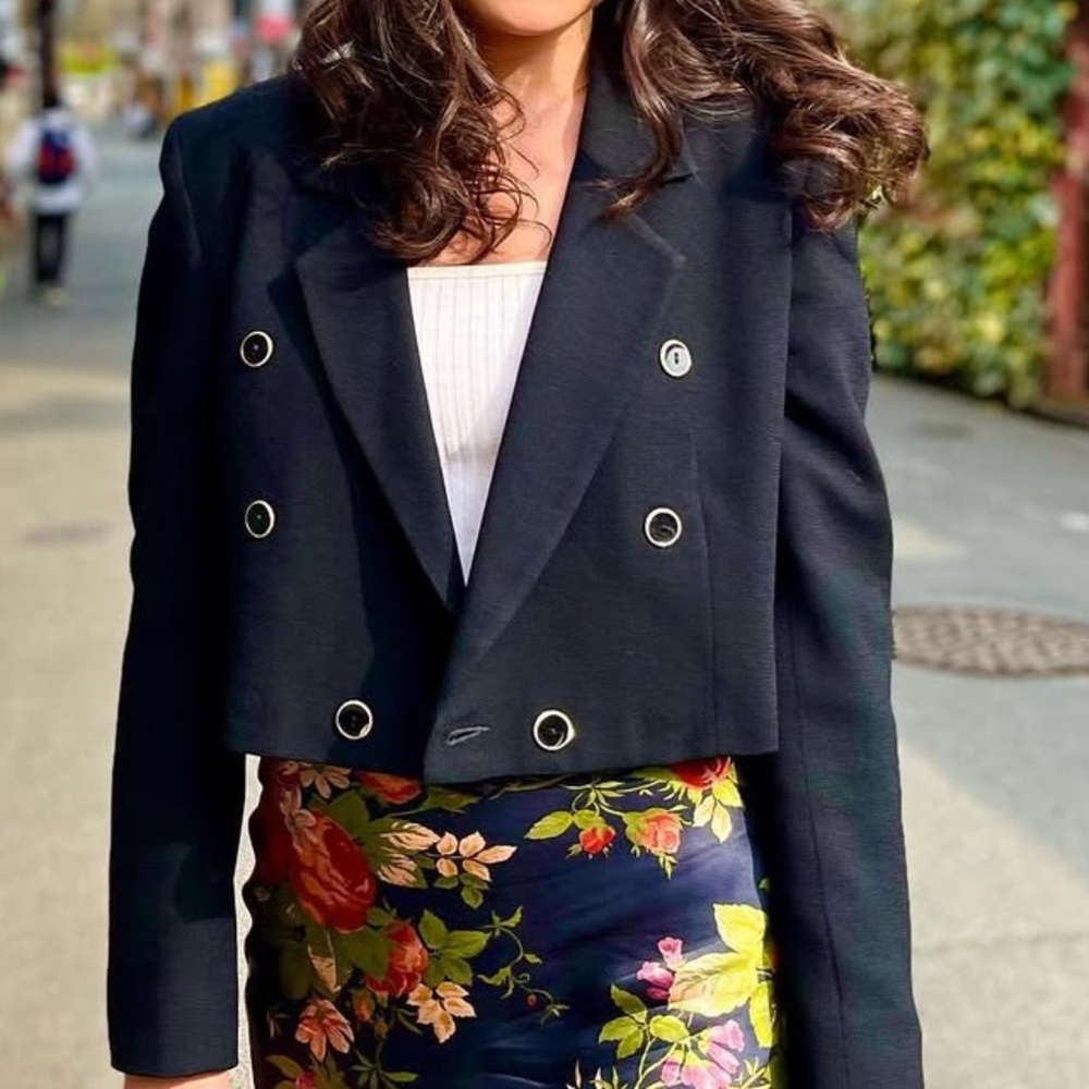 Vintage 100% wool double breasted cropped black blazer